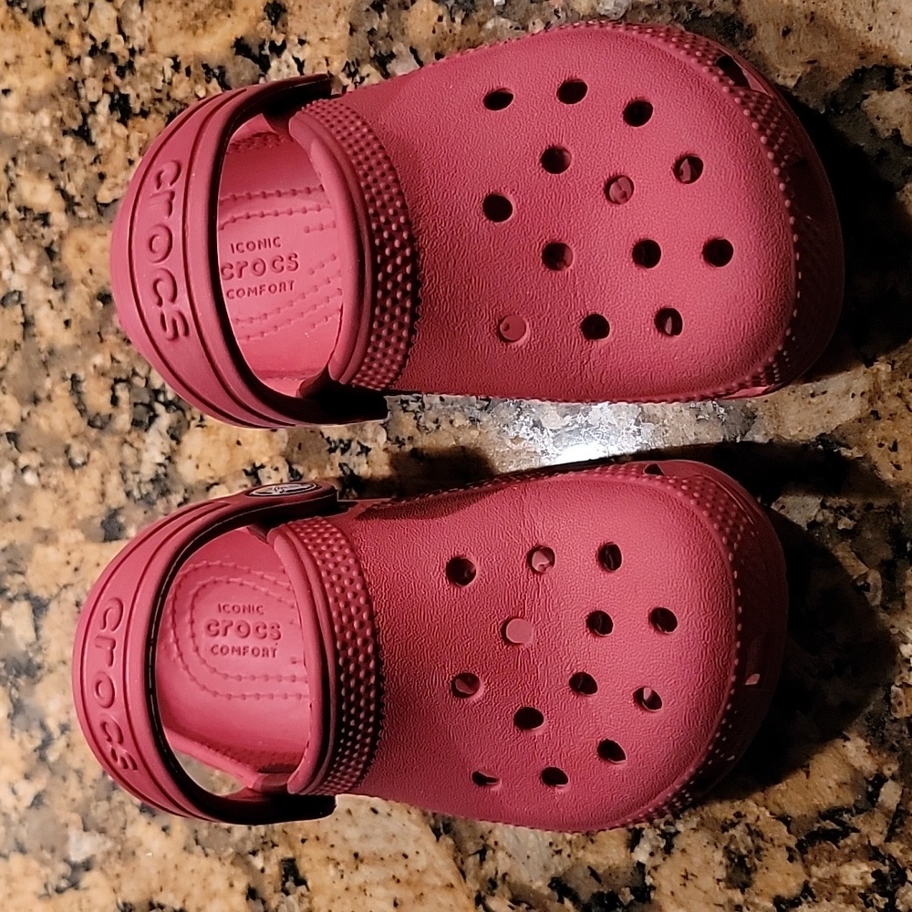 Crocs red C8 toddler